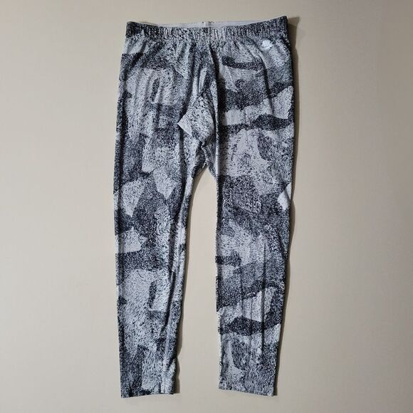 Nike Women's Black Print Jogger Leggings - Picture 1 of 12